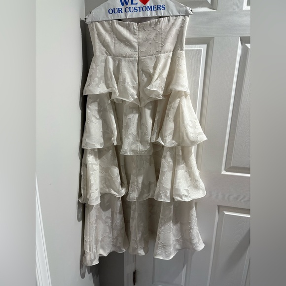 Selfie Leslie Giavana Strapless Layered Midi Dress Floral Embossed Cream - Picture 3 of 10